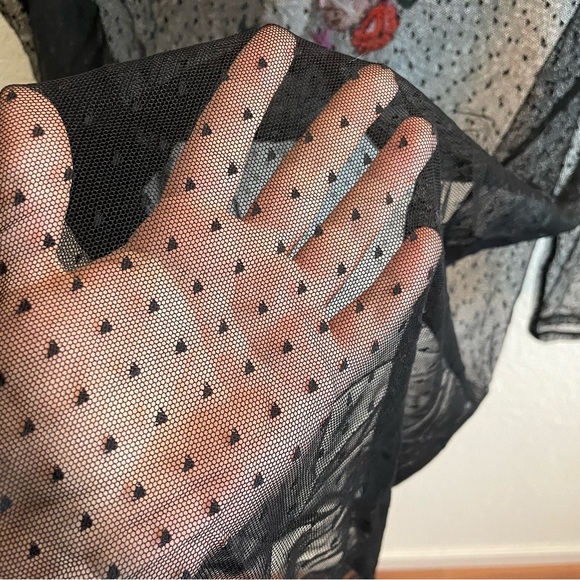 NWT Guess Sheer Cover Up Black Long Sleeve Embroidered Flowers - Picture 4 of 4